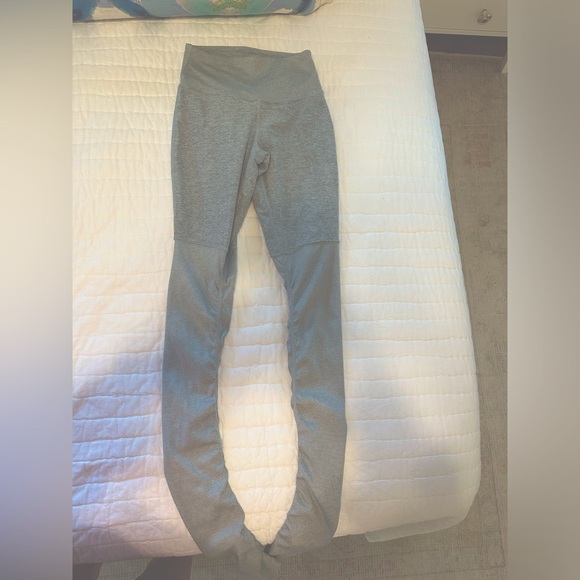 ALO High-Waist Alosoft Goddess Leggings Zinc Heather - Picture 3 of 4